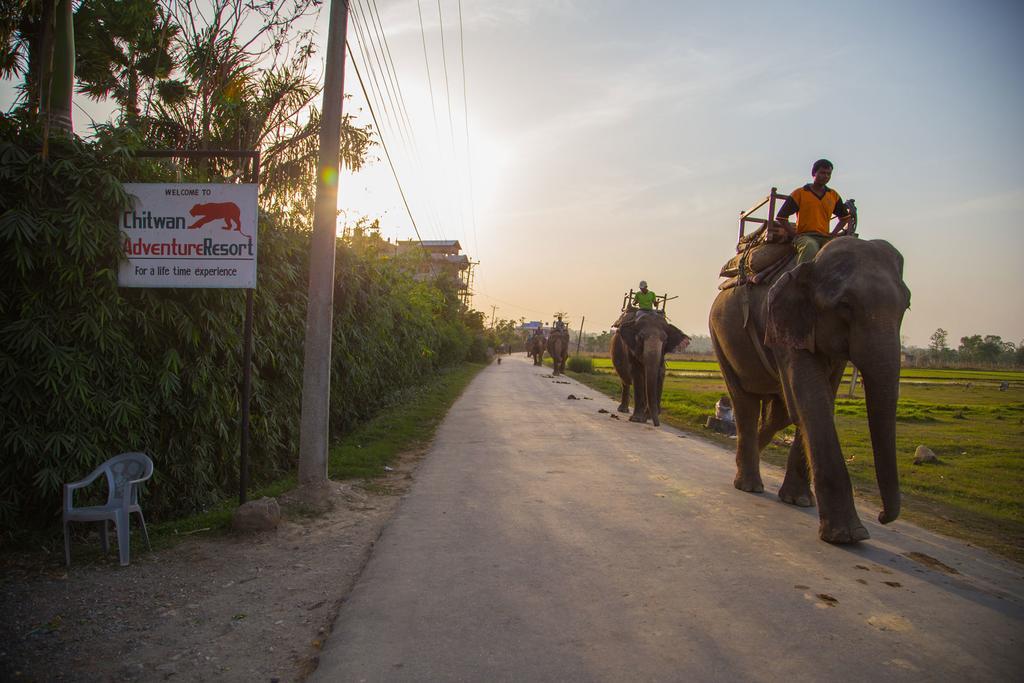 Chitwan Adventure Resort Sauraha Exterior foto